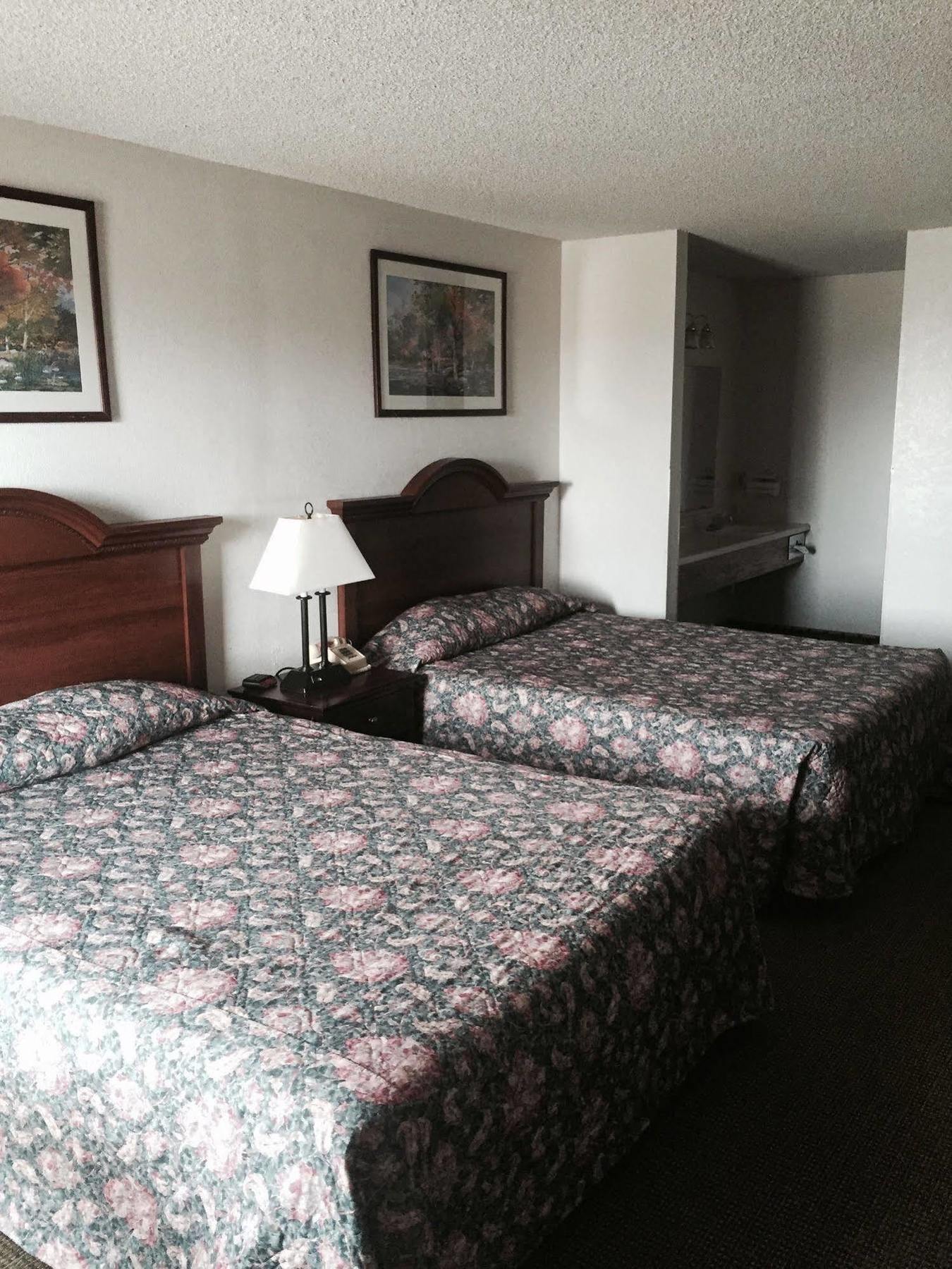 Country Inn Bolivar Esterno foto